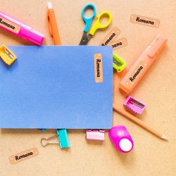 PUNTÍKY jmenovka nejen na psací potřeby 40x10mm (45ks)